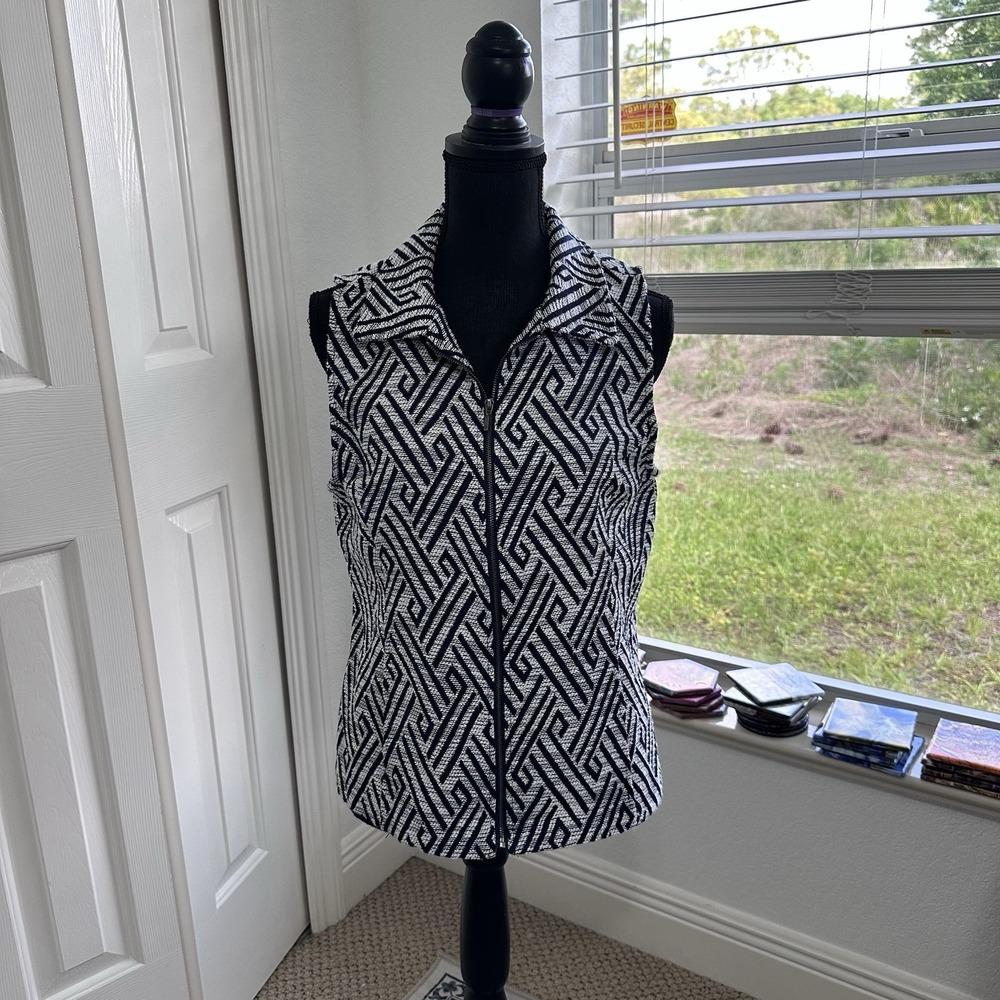 Chicos Vest Womens Size 1 Navy Blue White Abstract Full Zip Collared Pockets